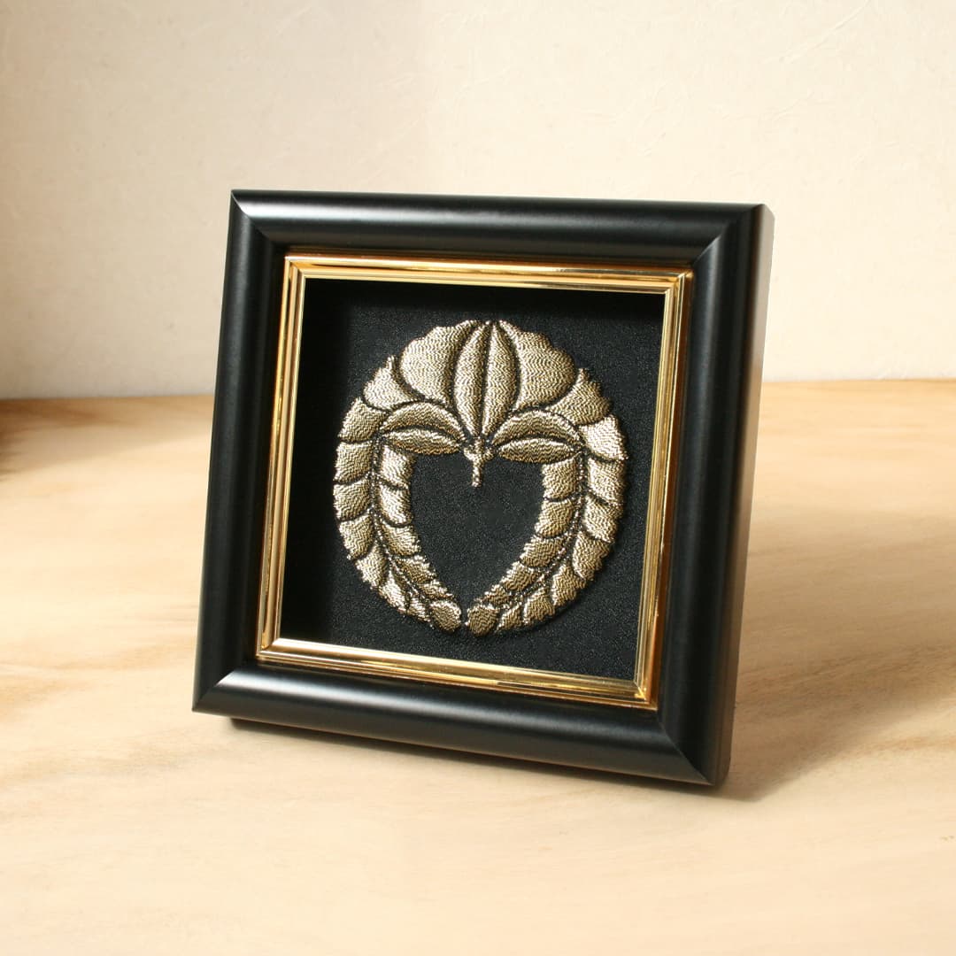 横木瓜 家紋 刺繍 額縁入り 楽天市場】家紋ワッペン「丸に横木瓜」「6cm」【和柄